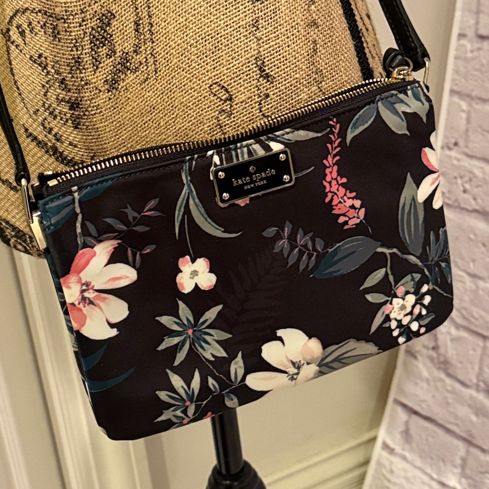 Kate spade botanical Floral Crossbody Bag excellent